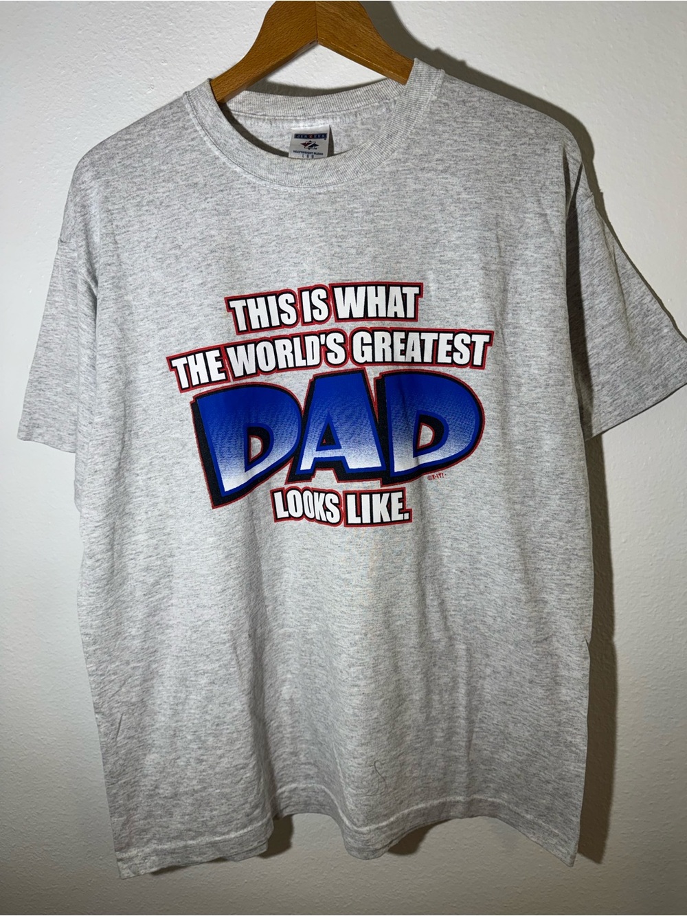 Mens ‘This Is What The World's Greatest Dad Looks Like' Graphic Tee - Gray
